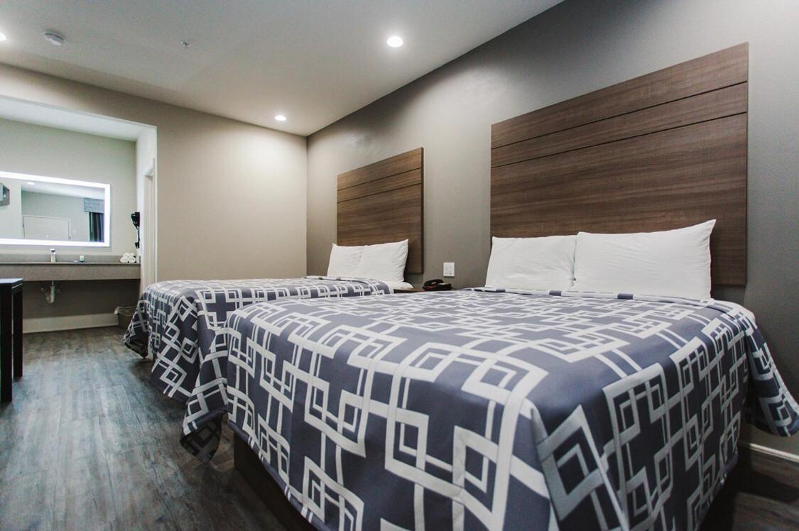Palace Inn Conroe Ngoại thất bức ảnh
